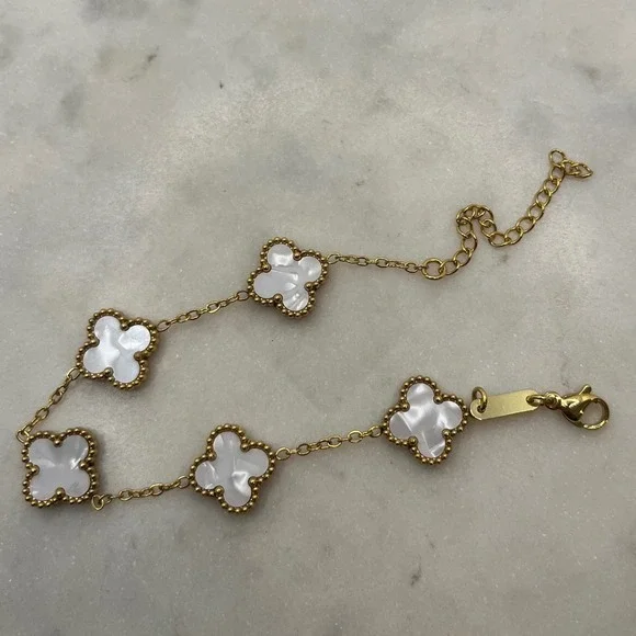 White Clover Station Bracelet Gold Tone Adjustable Mother of Pearl New Jewelry - Picture 1 of 4